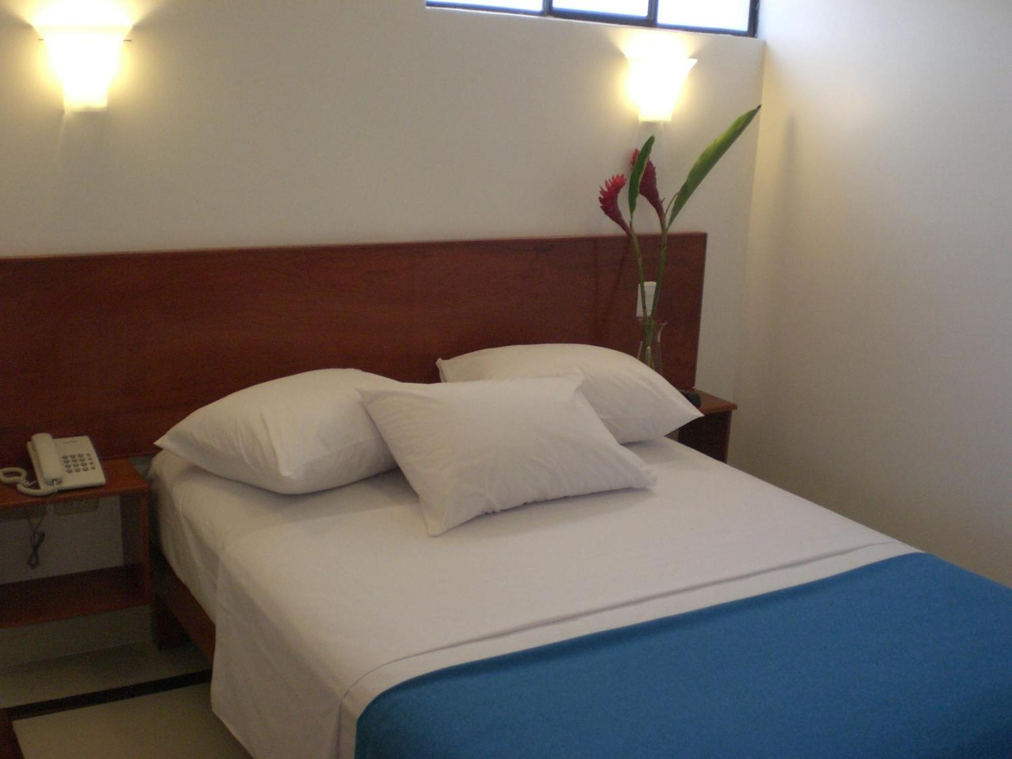 Hotel Casa Cesar Tumbes Exterior photo